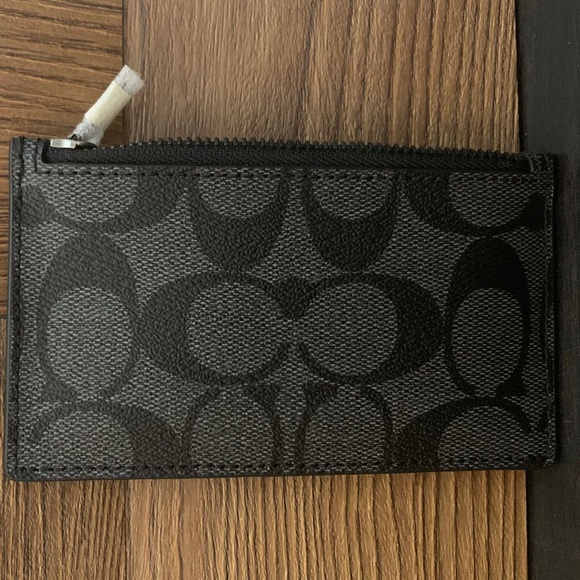 ‼️SOLD‼️COACH New Zip Card Case in Signature Canvas - Picture 9 of 9